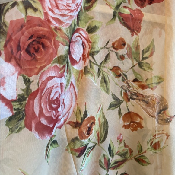 Elle Mairco Floral Kimono🌸💐 - Picture 3 of 4